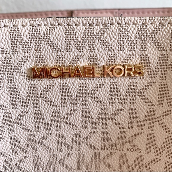 Michael Kors Jet Set Travel Double Zip Wallet - Picture 10 of 12